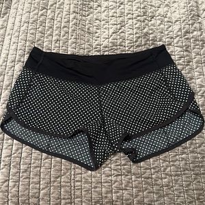 Lululemon size 6 polka dot shorts